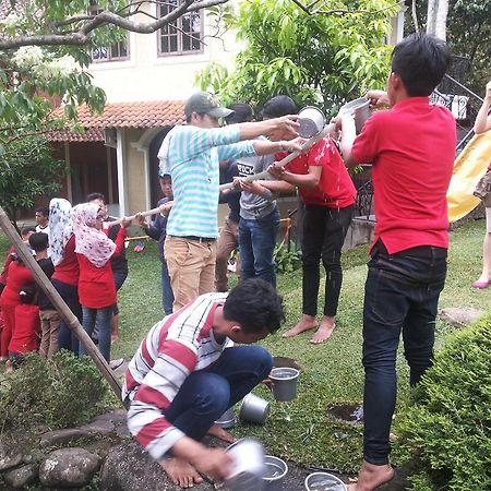 Bumi Cikeas Sentul Bogor Hotel Екстериор снимка
