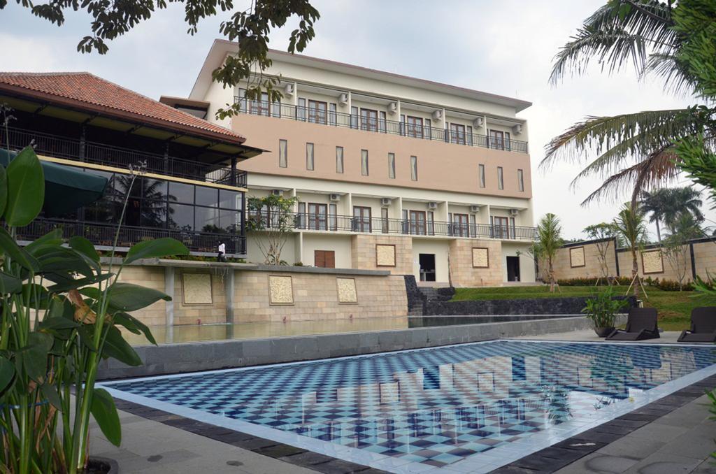 Bumi Cikeas Sentul Bogor Hotel Стая снимка