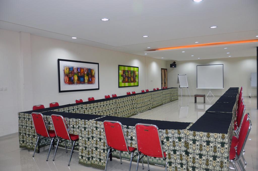Bumi Cikeas Sentul Bogor Hotel Екстериор снимка