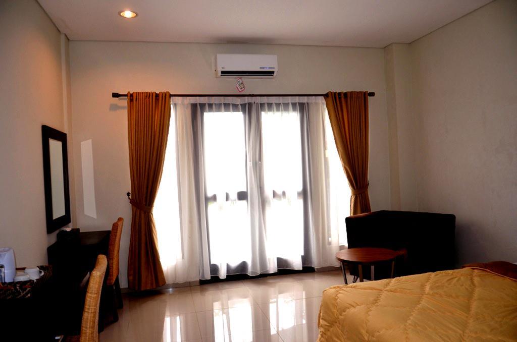 Bumi Cikeas Sentul Bogor Hotel Стая снимка