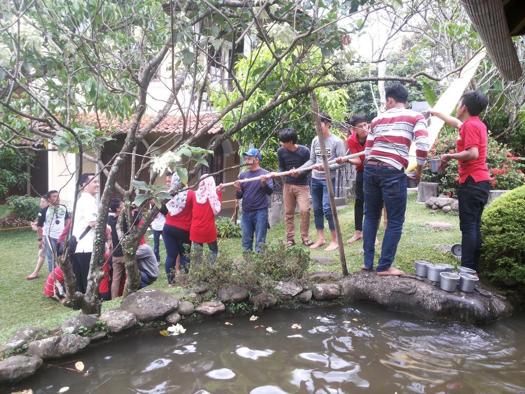 Bumi Cikeas Sentul Bogor Hotel Екстериор снимка