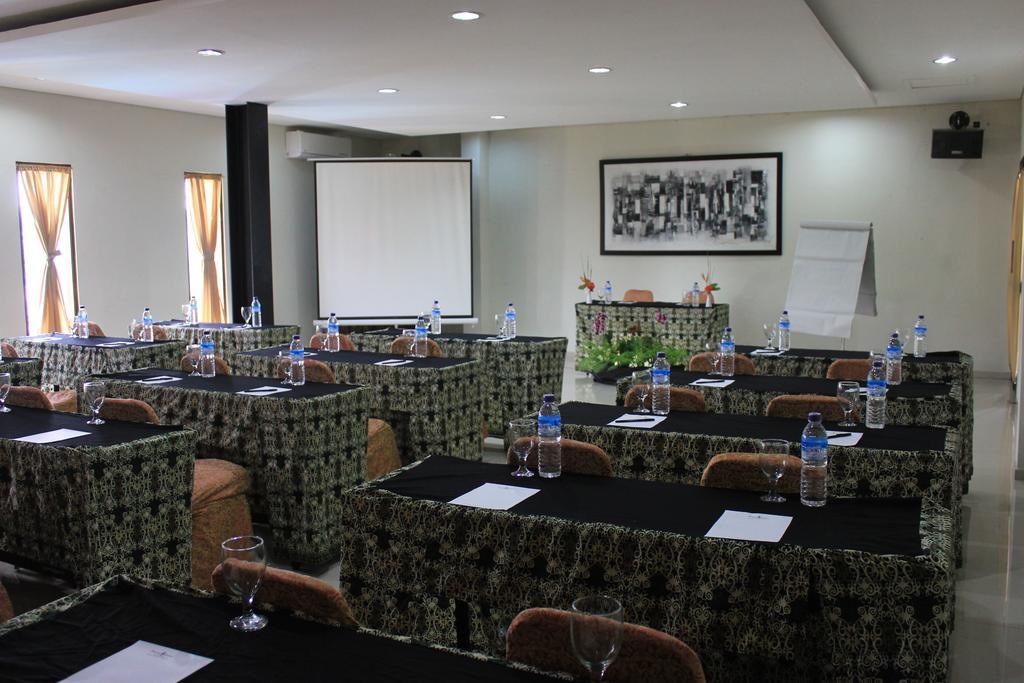 Bumi Cikeas Sentul Bogor Hotel Екстериор снимка
