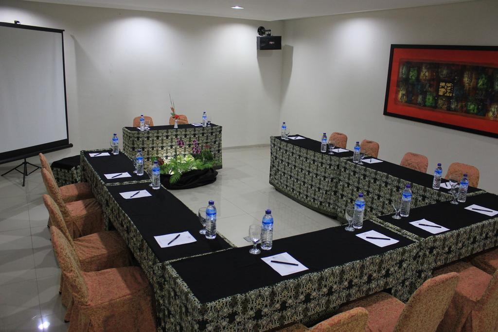 Bumi Cikeas Sentul Bogor Hotel Екстериор снимка