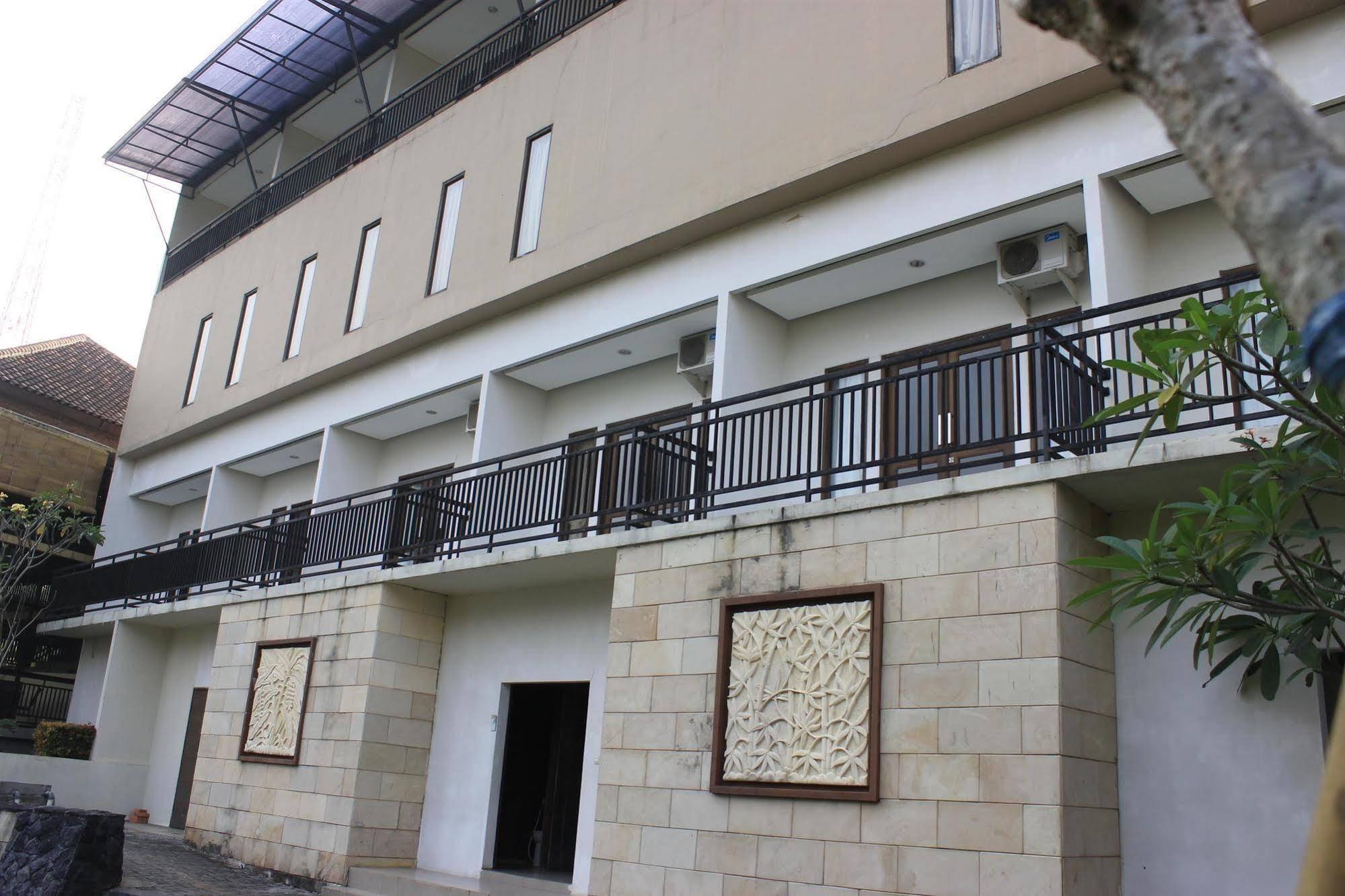 Bumi Cikeas Sentul Bogor Hotel Екстериор снимка