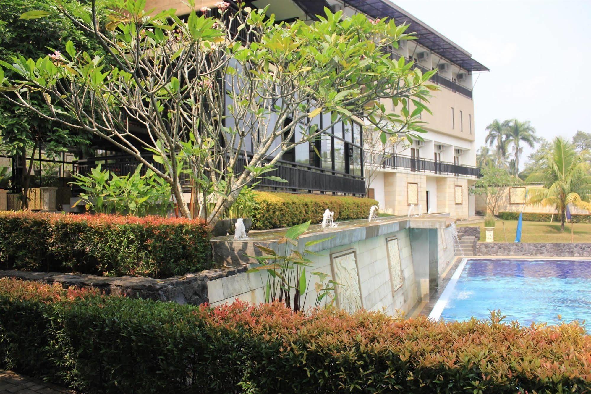 Bumi Cikeas Sentul Bogor Hotel Екстериор снимка